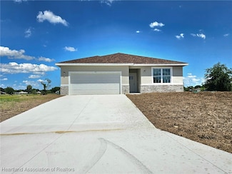 425 Floral Dr, Sebring, FL 33876