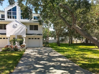 9736 Indian Key Trail Unit 111, Seminole, FL 33776