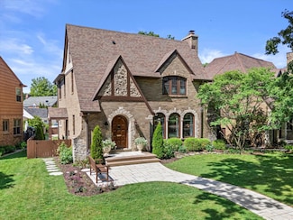423 E Lexington Blvd, Milwaukee, WI 53217