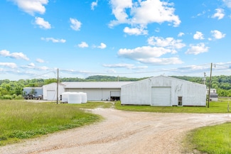 723 Roberts St, Cabool, MO 65689