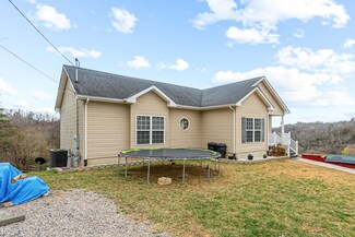 285 Easy St, Christiansburg, VA 24073