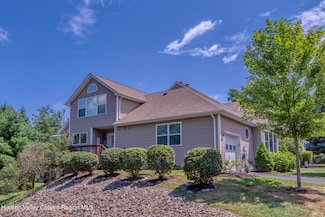 68 Twin Ponds Dr, Kingston, NY 12401