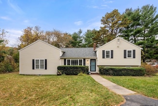 7 Sugarbush Ln, Plymouth, MA 02360