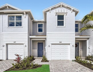 347 SE Crossoak Ln, Port Saint Lucie, FL 34984
