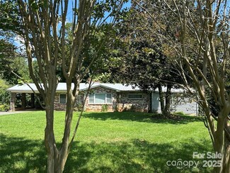 1258 Misty Morn Dr, Lenoir, NC 28645