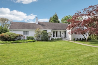187 Thornbury Rd E, Scarsdale, NY 10583