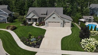 16106 Coventry Ln, Spring Lake, MI 49456