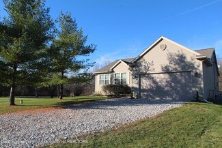 5952 Layton Rd, Fowlerville, MI 48836