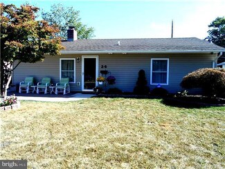 26 Post Ln, Levittown, PA 19054