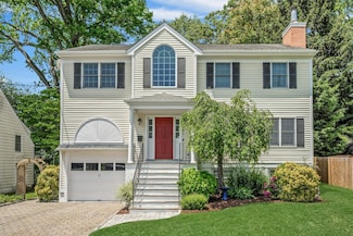 6 Clifford Place, Harrison, NY 10528