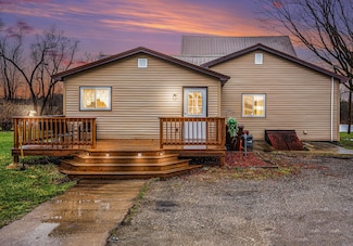 16095 Apple Ave, Casnovia, MI 49318