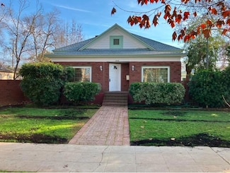 2616 N Farris Ave, Fresno, CA 93704