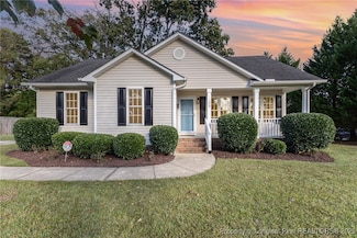 104 Lawrence St, Fuquay Varina, NC 27526