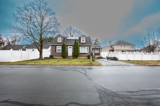 10 Albermarle St, Methuen, MA 01844