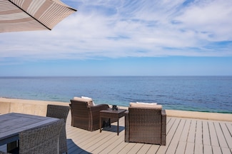118 Oceanside Dr, Scituate, MA 02066