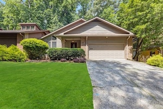 155 Lakeview Ridge W, Roswell, GA 30076