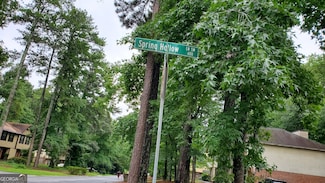701 Springhollow Ln SW, Marietta, GA 30008