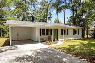 201 Loma Linda Dr, Cape Carteret, NC 28584