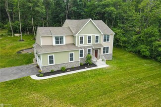 1686 Edward Dr, Hellertown, PA 18055