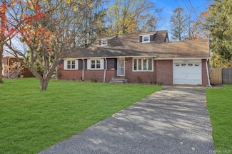 1392 Manor Ln, Bay Shore, NY 11706