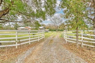 10715 Bozeman Ferry Rd, Midway, TX 75852