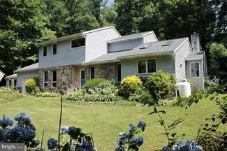 5010 Pineview Dr, Mohnton, PA 19540