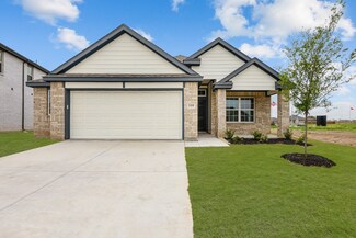 108 Drovers Dr, Cleburne, TX 76031