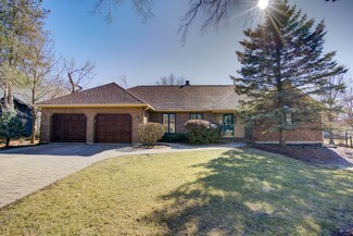 805 Shanahan Ct, Naperville, IL 60540