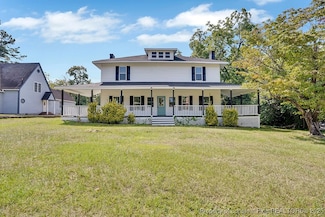 201 N College St, Red Springs, NC 28377