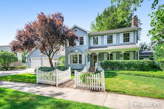 1214 Euna Vista Dr, Holland, MI 49423