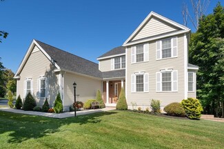 41 Greenside Way, Methuen, MA 01844