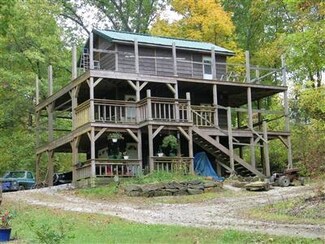 556 N Whippoorwill Ln, Bloomfield, IN 47424