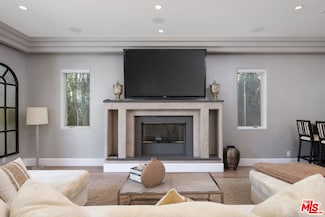 841 N Crescent Heights Blvd, Los Angeles, CA 90046