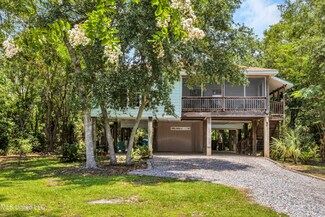 316 Walthall St, Pass Christian, MS 39571