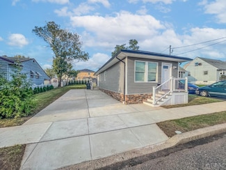 15 Birch St, Port Reading, NJ 07064