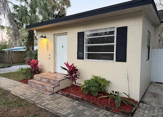 1531 Wauchula St, Intercession City, FL 33848