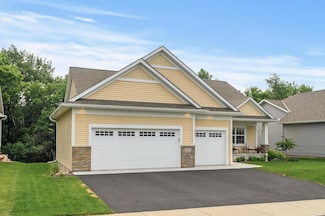 1877 Christy Dr, Carver, MN 55315