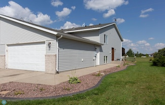 4770 51st St S, Fargo, ND 58104