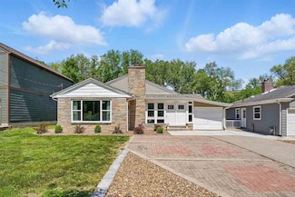 212 Golfview Ave Unit 1 & 2, Iowa City, IA 52246
