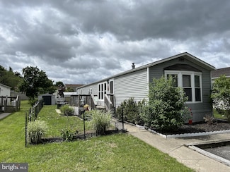 929 Blackberry Dr, Elk, NJ 08062