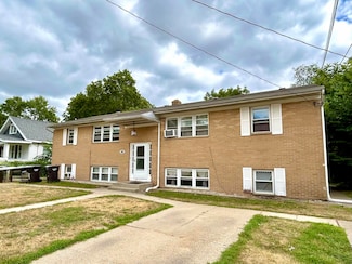 104 Wilbur St SE, Grand Rapids, MI 49548