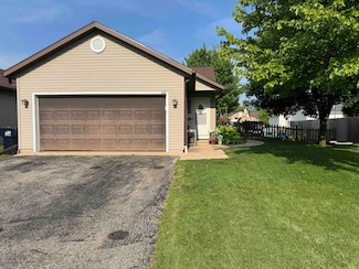 425 N Patricia St, Elkhorn, WI 53121