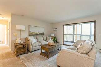 4380 Brookside Ct Unit 202, Edina, MN 55436