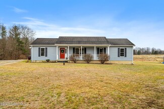 40 School St, Johnsonville, NY 12094