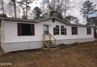 3445 Roche Ave, Vernon, FL 32462