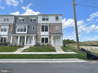 7021 Garrett Rd, Derwood, MD 20855