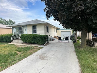 727 E Clay St, Oneill, NE 68763
