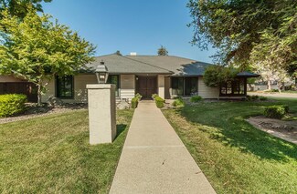 5383 N Briarwood Ave, Fresno, CA 93711