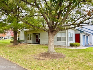 201 Forsythia Ln, Englishtown, NJ 07726