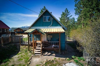 4 Lookout Ct, Garden Valley, ID 83622